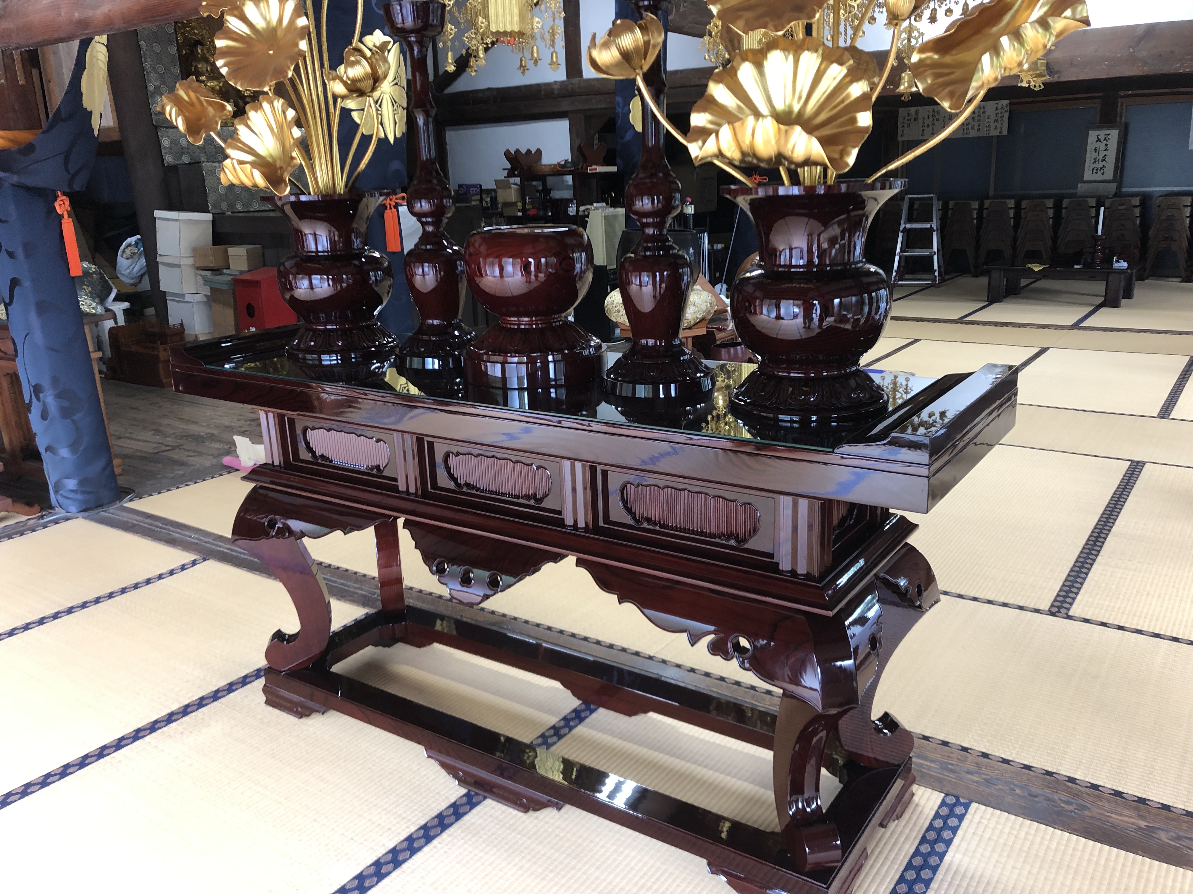 木地呂色仏具のご納品｜木崎勉法衣仏具店
